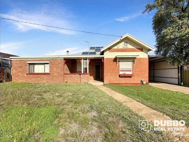 CHARMING THREE BEDROOM HOME IN CENTRAL
