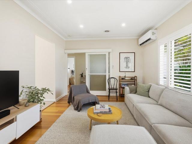 CHARMING THREE BEDROOM HOME IN GREAT LOCATION!