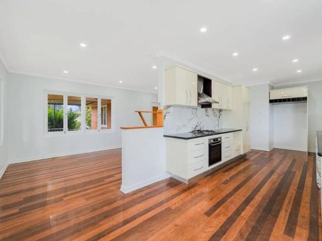 Charming Three Bedroom Home in Quiet Everton Park Street