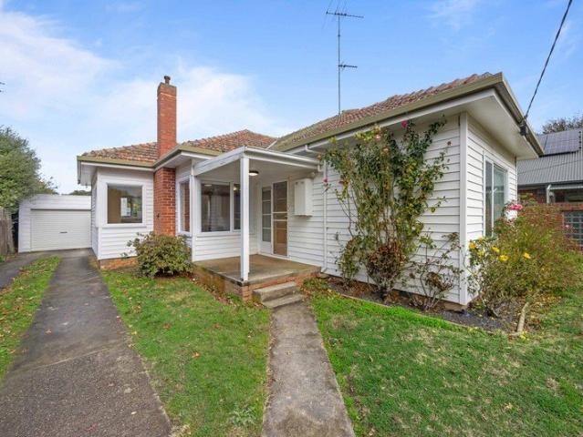 Charming Three Bedroom Home in the Heart of Newington