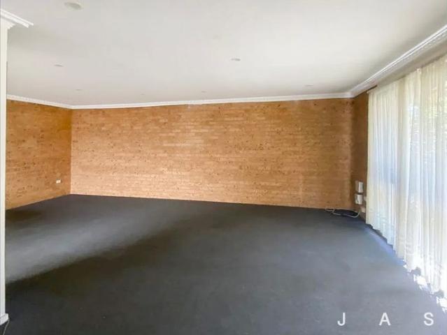 Charming Three Bedroom Home in the Heart of Yarraville
