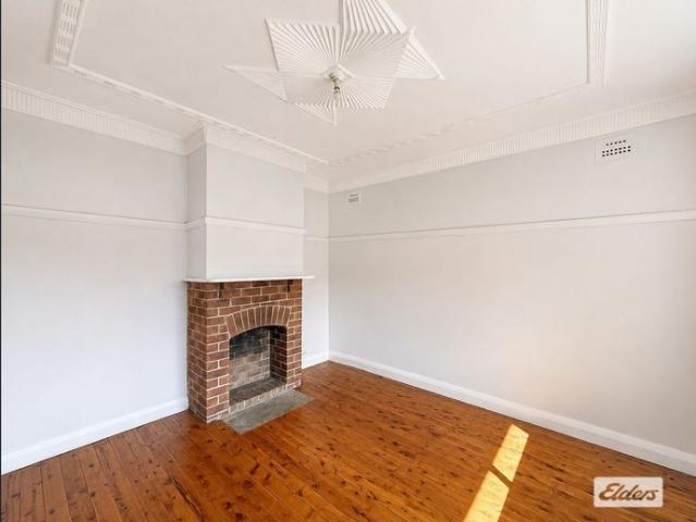 Charming Three Bedroom Home – Minutes to Wollongong CBD