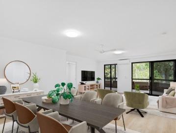 Charming three bedroom lower ground apartment surrounded by lush greenery