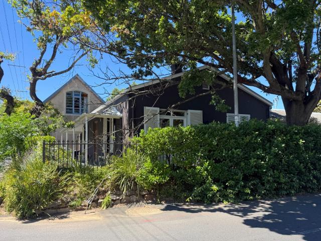 Charming Three Bedroom Victorian Home in Rondebosch Village