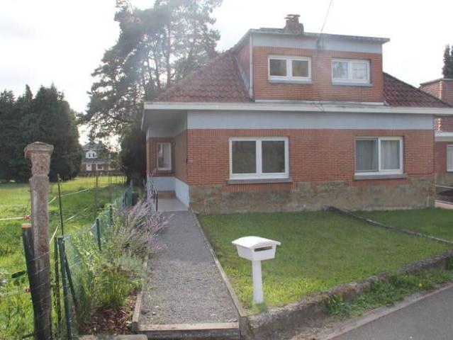 Charming three gable house with garden in center Overijse