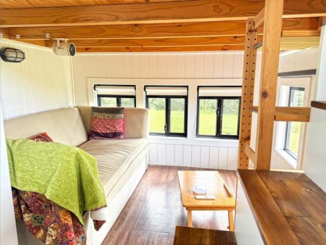 Charming Tiny House Retreat in the Hills Near Nimbin