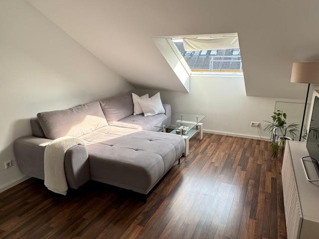 Charming Top Floor Apartment in Central Location