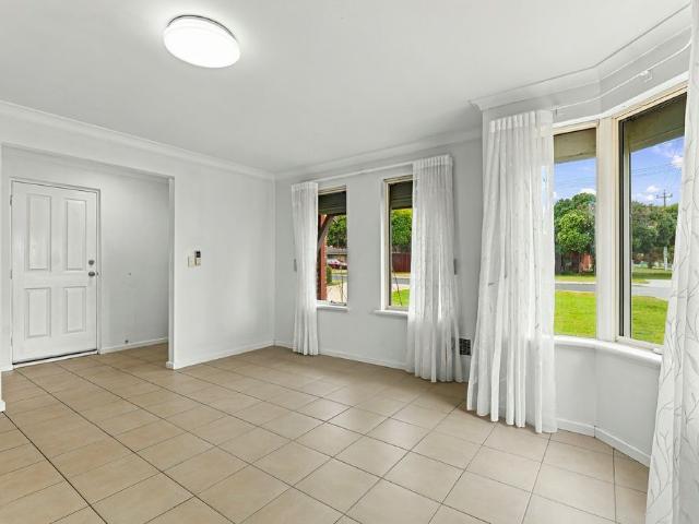 Charming townhouse in convenient Belmont!
