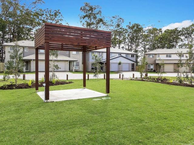 Charming Townhouse in Serene Warner Groves