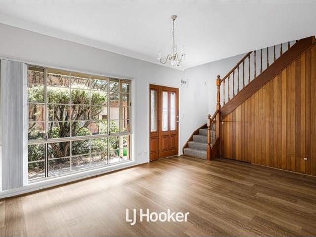 Charming Townhouse in Toongabbie Awaits!