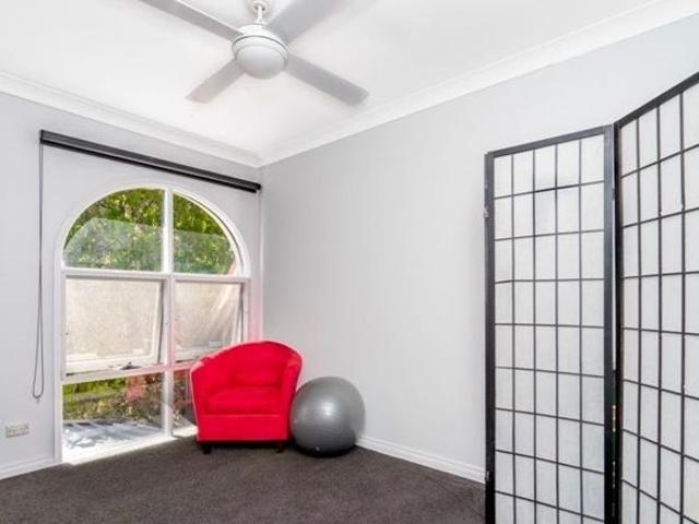 Charming townhouse in the heart of ingleburn!