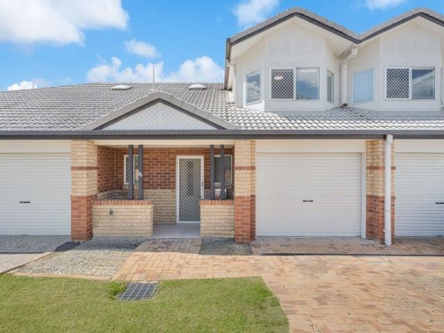 Charming Townhouse is Great Location
