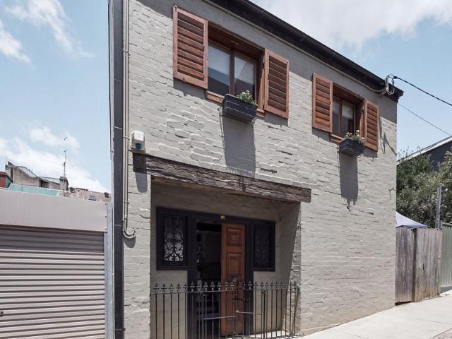 Charming Two Bedroom Terrace in the Heart of Chippendale!