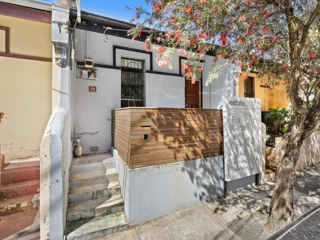 Charming Two Bedroom Terrace with Private Courtyard in the Heart of Newtown