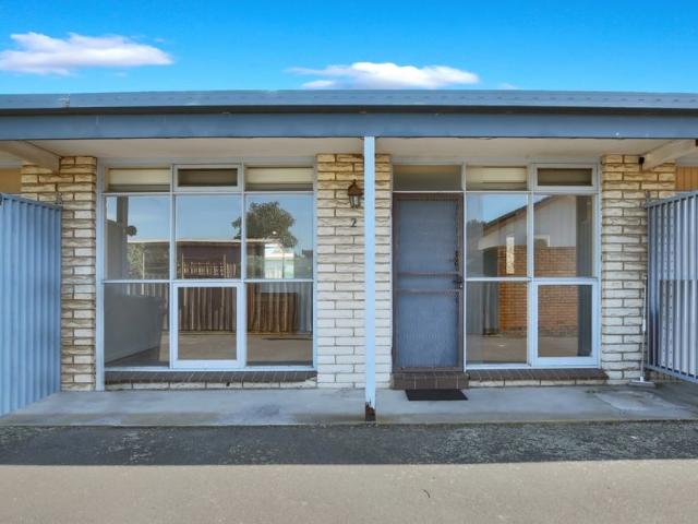 Charming Two Bedroom Unit Close to Moe CBD