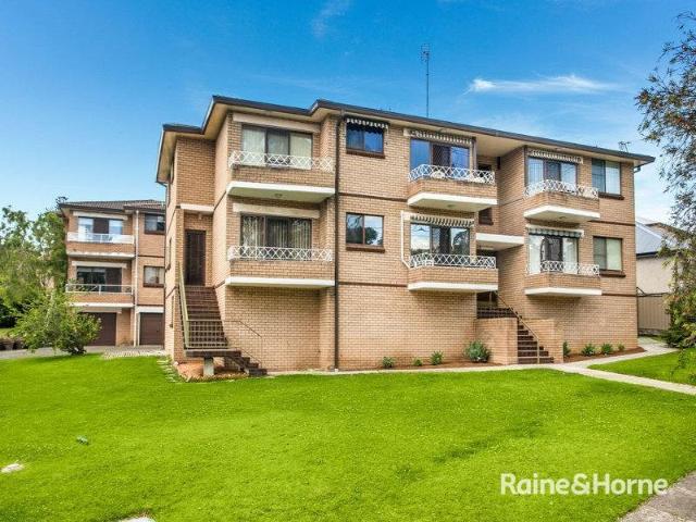 Charming Two Bedroom Unit in West Wollongong