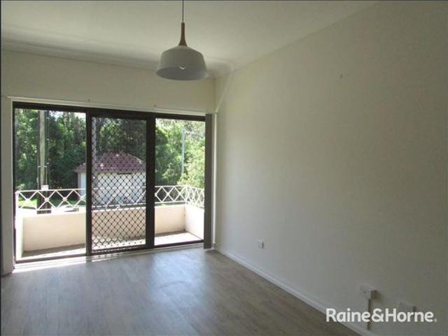 Charming Two Bedroom Unit in West Wollongong