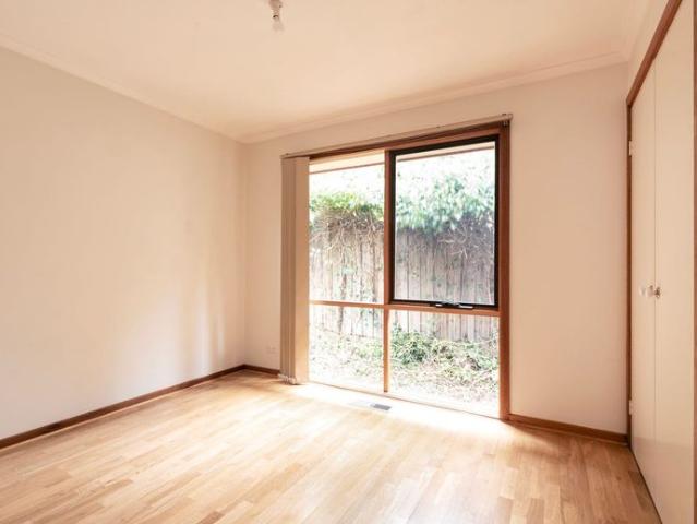 Charming two bedroom villa unit in a convenient location