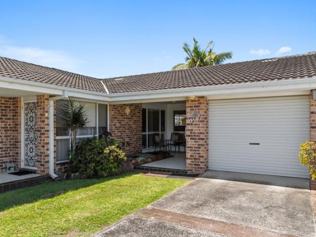 Charming two Bedroom Villa In Great Location!