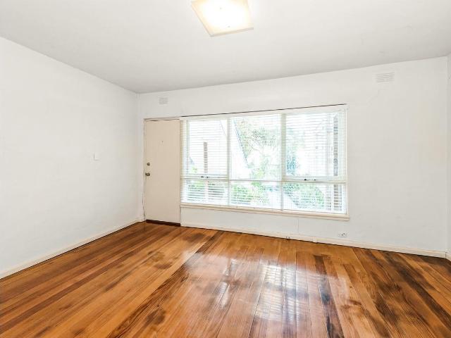 Charming Two Bedroom Apartment in Cheltenham's Golden Triangle