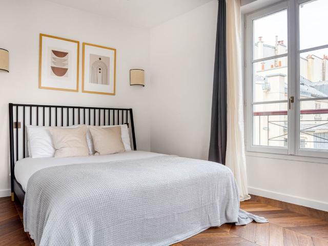 Charming Two Bedroom Apartment in Paris, Paris Amsterdam Apartments for Rent