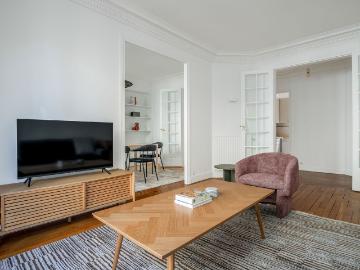Charming Two Bedroom Apartment in Paris, Paris Amsterdam Apartments for Rent