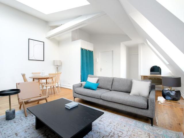 Charming Two Bedroom Apartment in Vibrant Chaillot, Paris Amsterdam Apartments for Rent