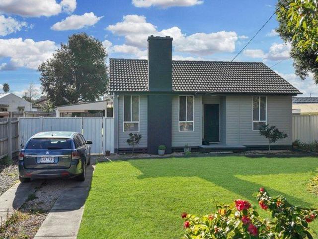 Charming Two Bedroom Cottage