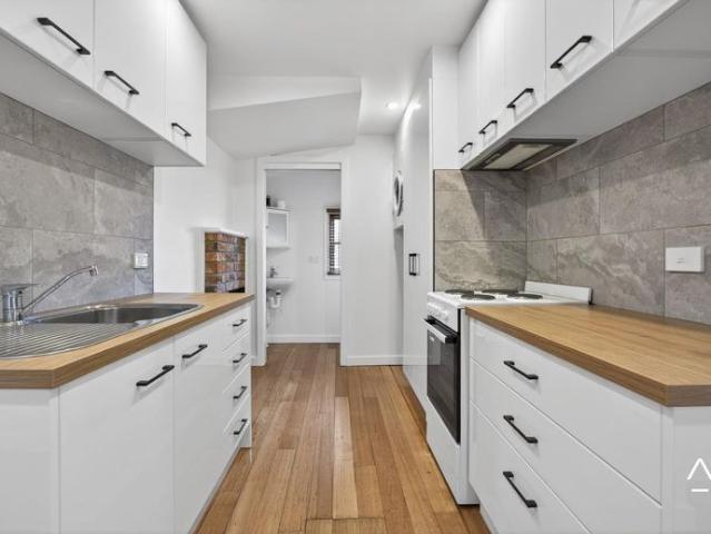 Charming Two Bedroom Cottage