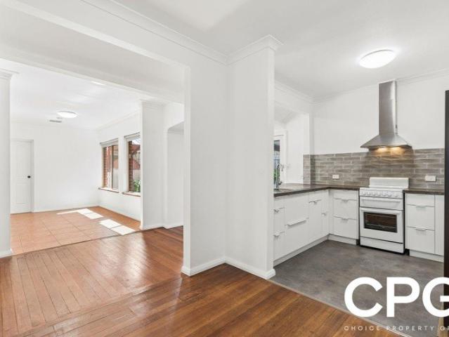 Charming Two Bedroom Granny Flat with Beautiful Gardens!