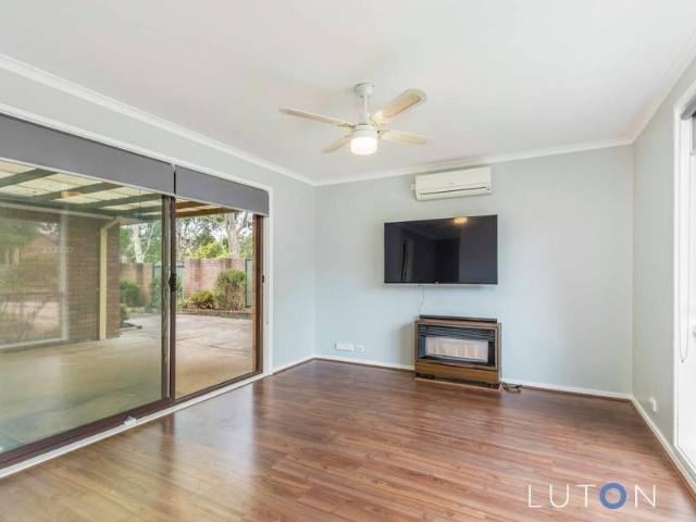 Charming Two Bedroom Home in a Quiet, Convenient Neighbourhood