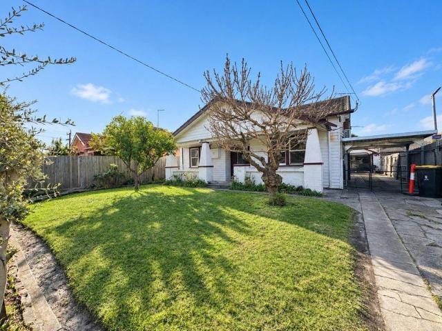 Charming Two Bedroom Home in Convenient Mentone Location