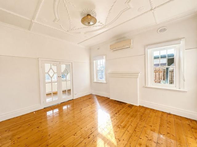 Charming Two Bedroom Home in Convenient Mentone Location