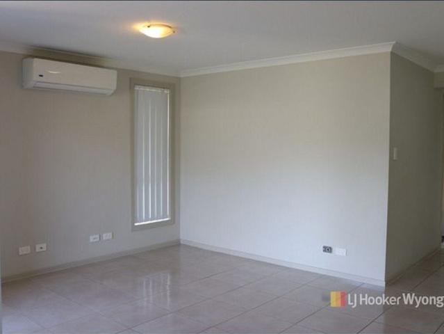 Charming Two Bedroom Home in Hamlyn Terace