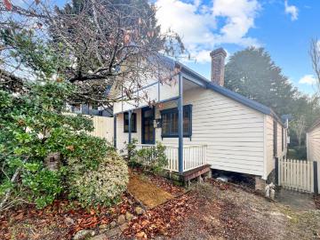 Charming Two Bedroom Home in Katoomba!