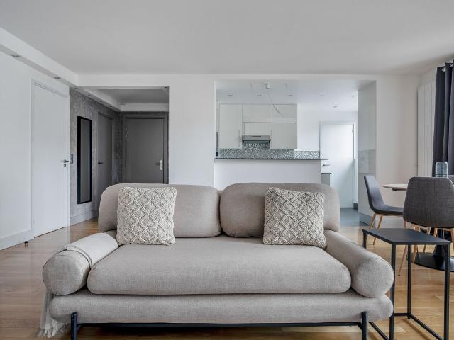 Charming Two Bedroom in the Heart of Batignolles, Paris Amsterdam Apartments for Rent