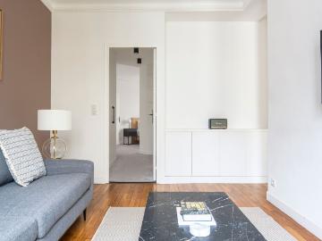 Charming Two Bedroom in the Heart of Paris, Paris Amsterdam Apartments for Rent