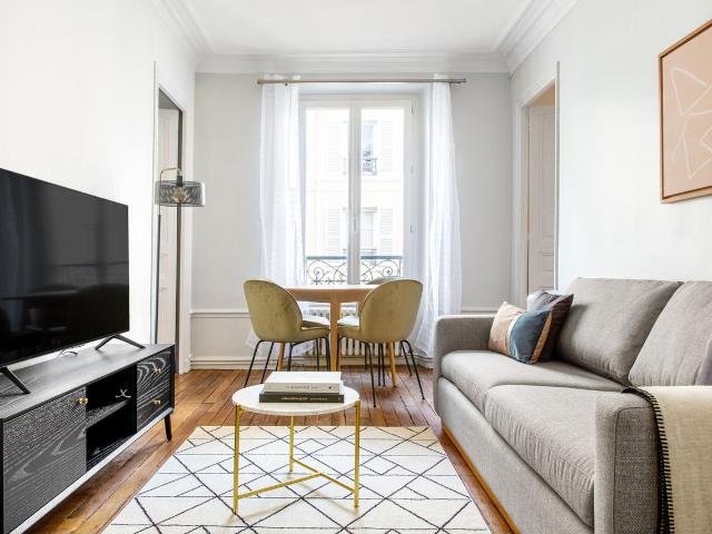 Charming Two Bedroom in Saint Victor, Paris!, Paris Amsterdam Apartments for Rent