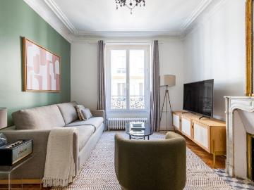 Charming Two Bedroom Oasis in the Heart of Paris, Paris Amsterdam Apartments for Rent