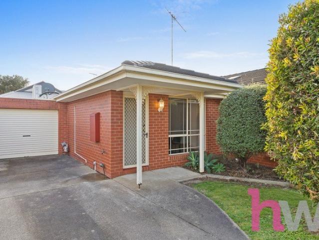 Charming two bedroom rental with good sized yard