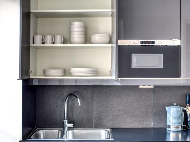 Charming Two Bedroom Retreat in Faubourg Montmartre, Paris Amsterdam Apartments for Rent