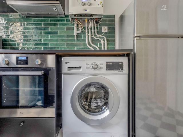 Charming Two Bedroom Retreat in Paris, Paris Amsterdam Apartments for Rent