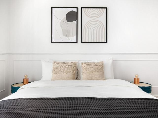 Charming Two Bedroom Retreat in Paris, Paris Amsterdam Apartments for Rent