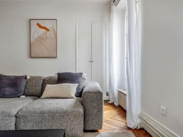 Charming Two Bedroom Retreat in Paris