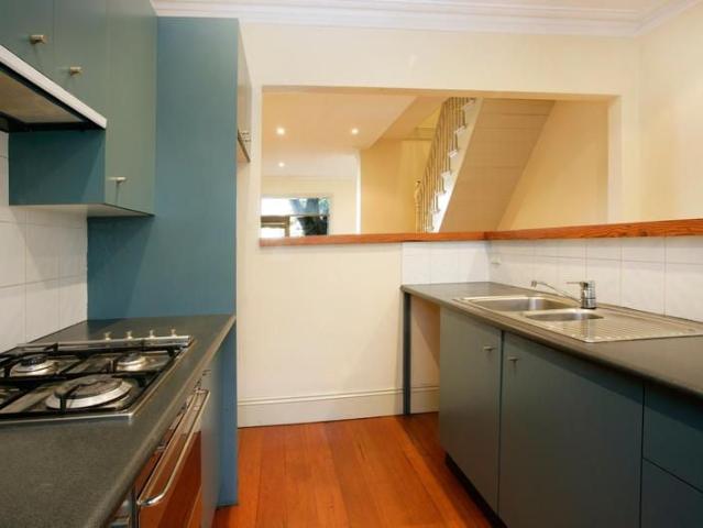 Charming two storey terrace in quiet leafy location. Polished floors boards, modern kitchen with gas stainless steel appliances, modern bathroom with bath tub, internal laundry, separate lounge and dining area opening onto a sunny paved courtyard. Upstair