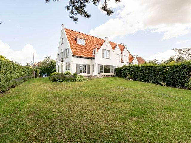 Charming unfurnished couple's villa Minigolf & Tennis Club