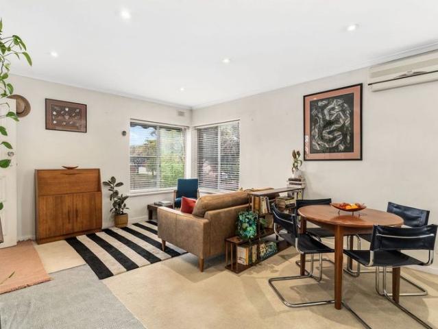Charming unit offering a lifestyle of comfort and convenience awaits you