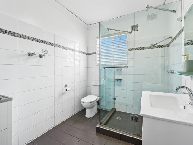 Charming Unit in a Prime Location