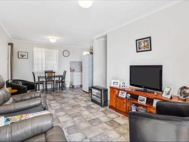 Charming Unit in Great Location
