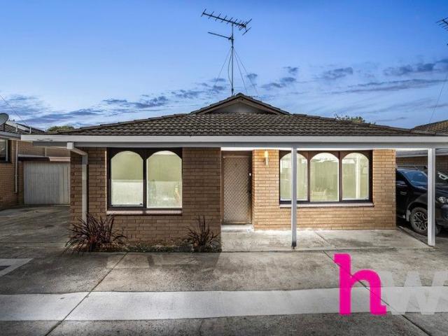 Charming Unit in Prime Newtown Location